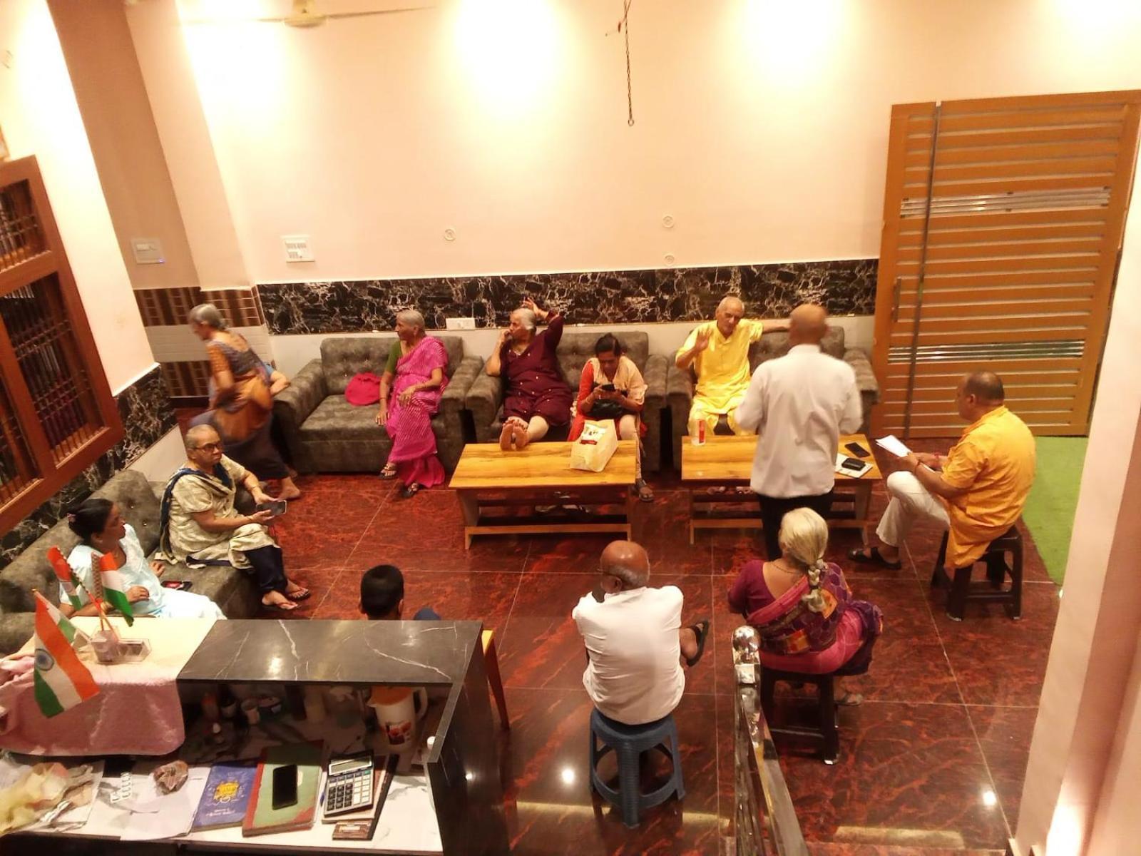 Kaka Guest House Ayodhya Εξωτερικό φωτογραφία